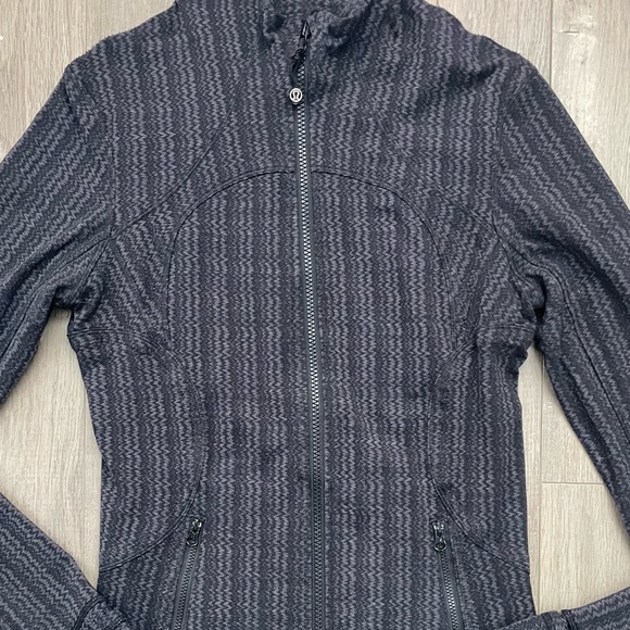 Lululemon Black & Purple Zig Zag Zip Up Define Jacket - Picture 2 of 8